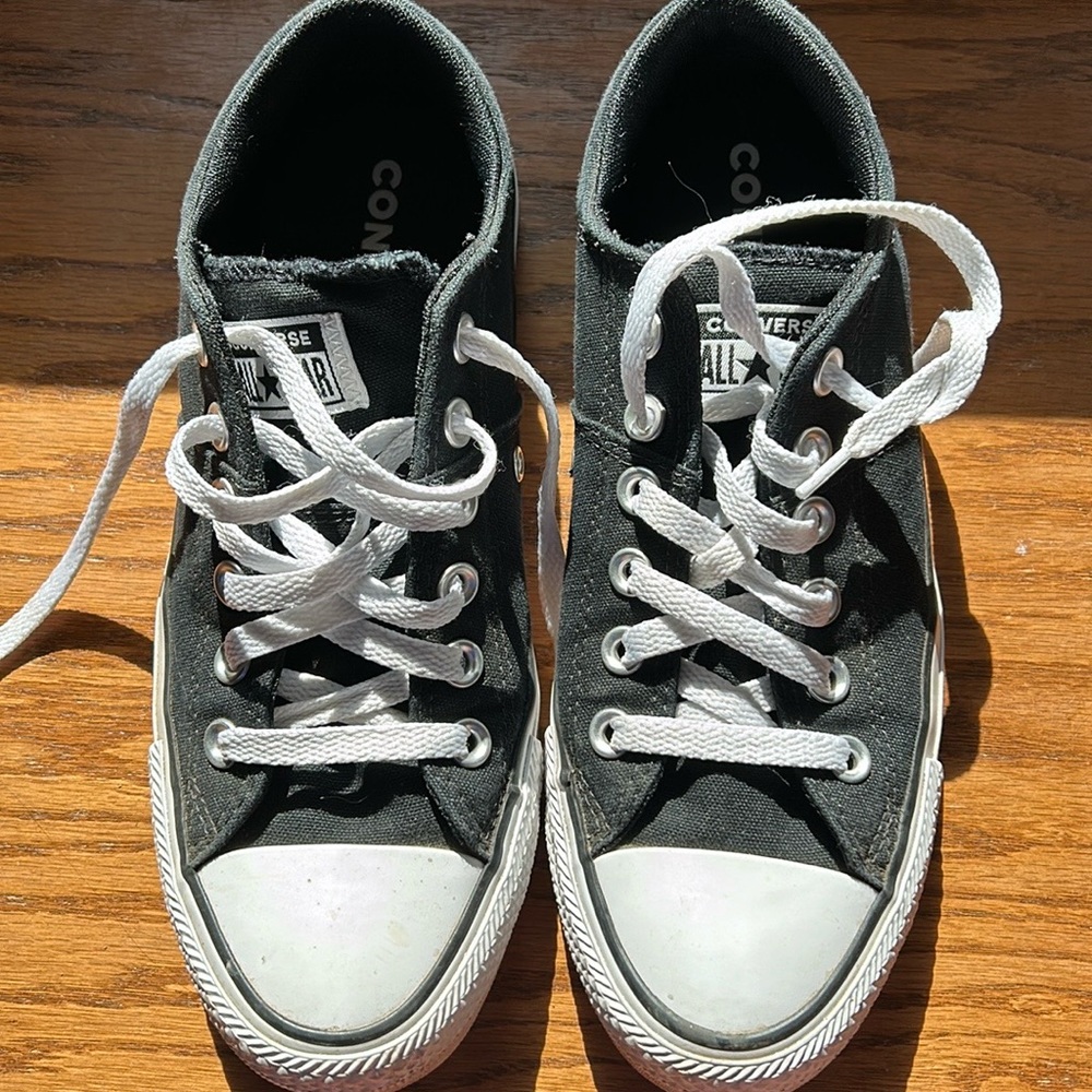 Black converse shoes
